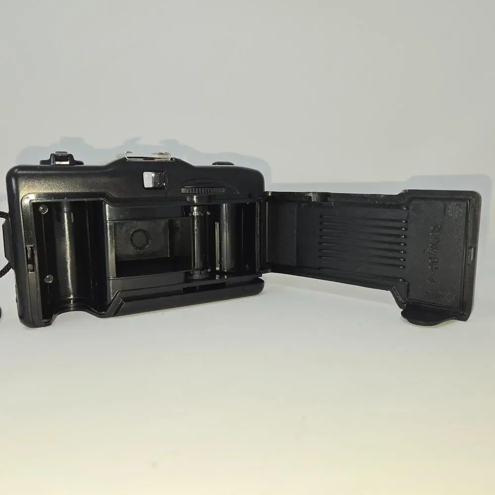 Vintage Film Camera Lot of 5 For Parts or Repair Kodak Sakar Keystone 35mm 110